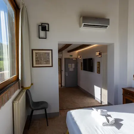 Borgo Malvasia- La Cascina 3*