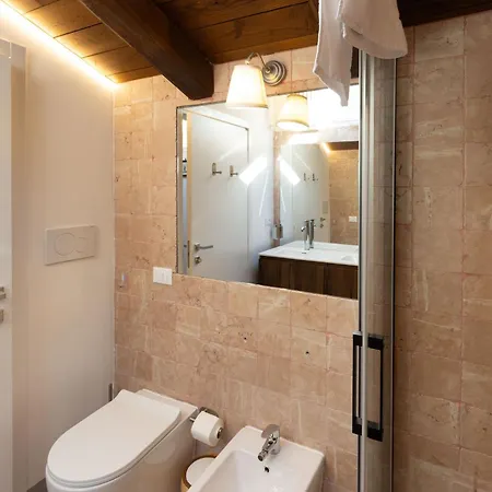 Bolognaroomscom - La Cascina Pensión