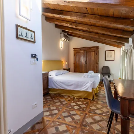 Pensión Bolognaroomscom - La Cascina 3*