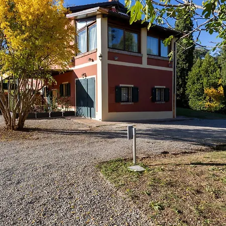 بيت ضيافة Borgo Malvasia- La Cascina