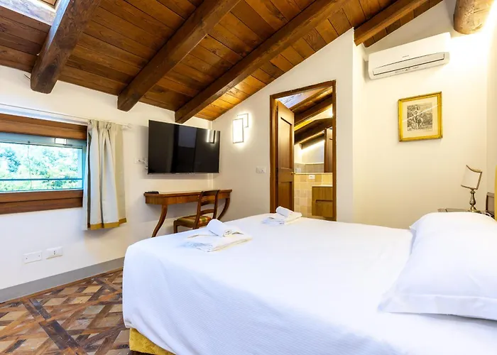 Bolognaroomscom - La Cascina Guest house 3*