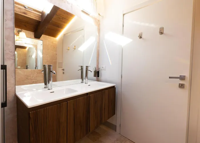 Bolognaroomscom - La Cascina 3*