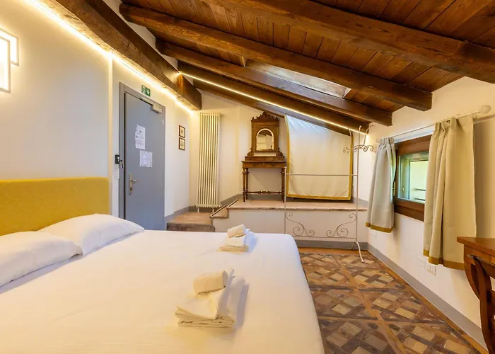 Πανσιόν Bolognaroomscom - La Cascina 3*