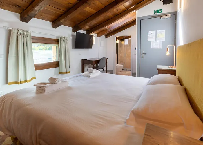 Bolognaroomscom - La Cascina Konukevi 3*