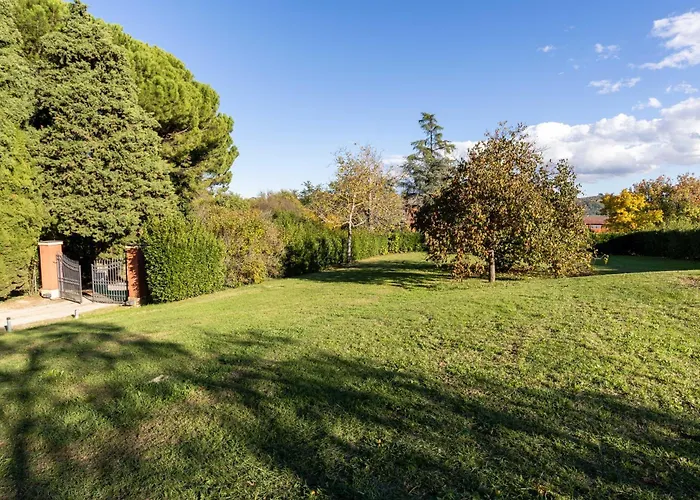 Bolognaroomscom - La Cascina Guest house 3*